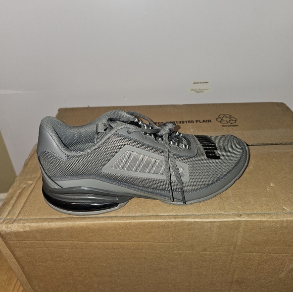 Lightweight Puma Running Shoes - Picture 2 of 2